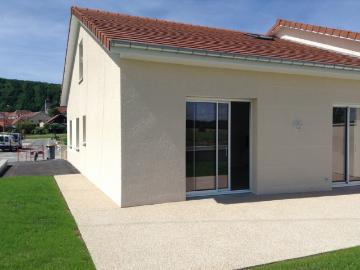 Maison à louer à 25660, Jura - Cave, Terrasse