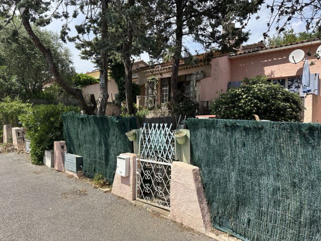 Maison à louer à Grimaud, Provence Alpes Côte d'Azur, 230000€