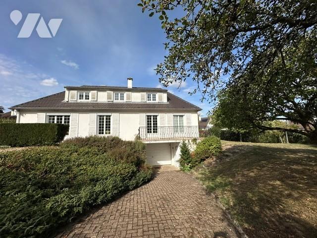 Maison à louer à Heillecourt, Grand Est, 390000€