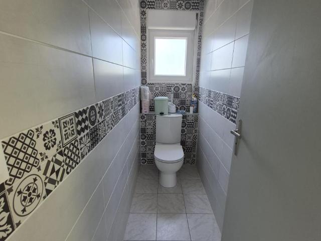 Maison à louer à Houlle, Hauts de France, €