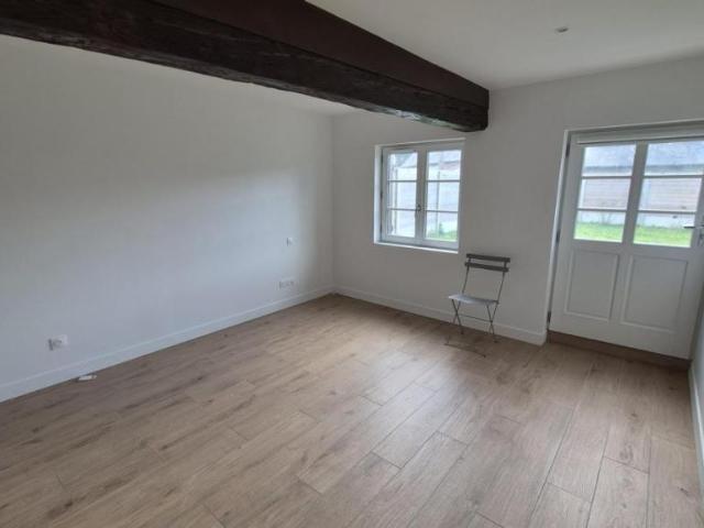 Maison à louer à Luneray, Normandie, €