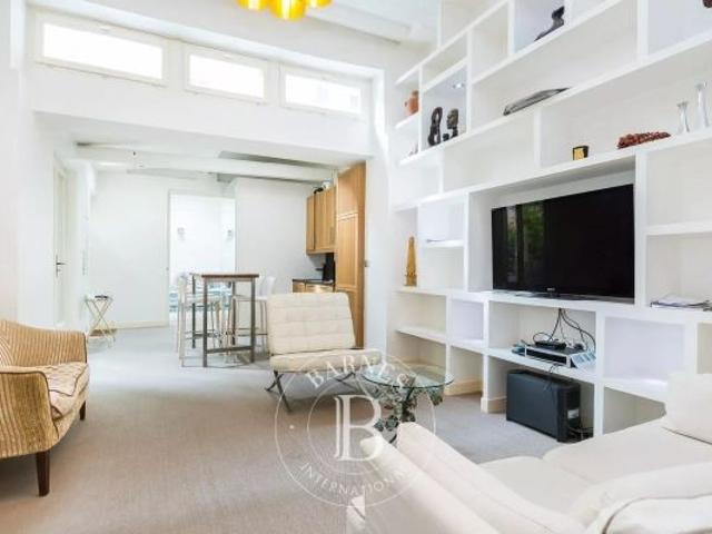 Maison à louer à Paris 15Ème