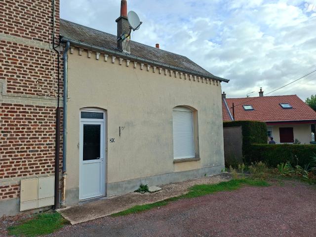 Maison à louer à Péronne, Hauts de France, 0€