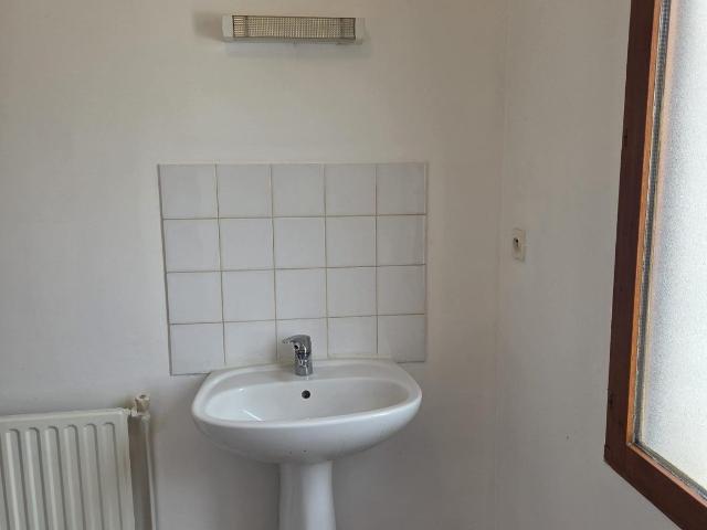 Maison à louer à Saint Quentin, Hauts de France, 0€