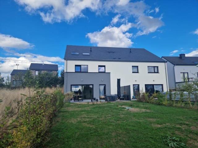 Maison à louer à Vaux sur Sûre