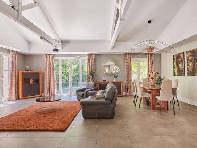 Maison à louer Aix en Provence 6 pièces de 212.43 m²