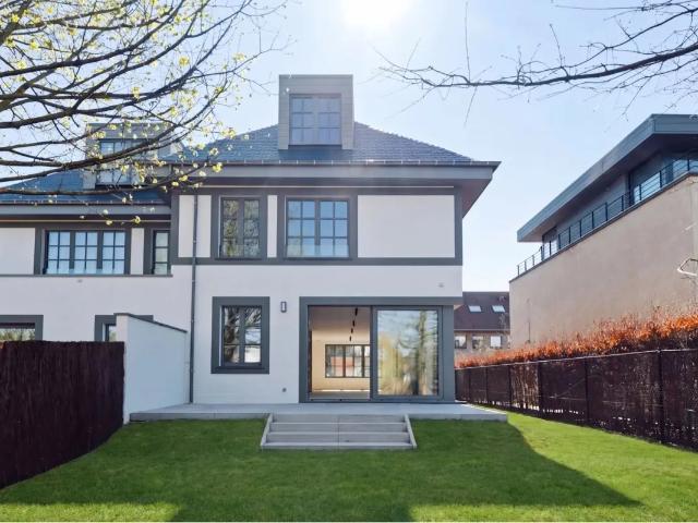 Maison à louer avec garage et 6 chambres, Woluwe Saint Lambert