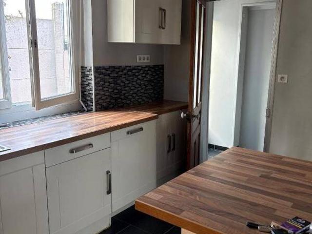 Maison à louer avec garage et jardin à Beaurains