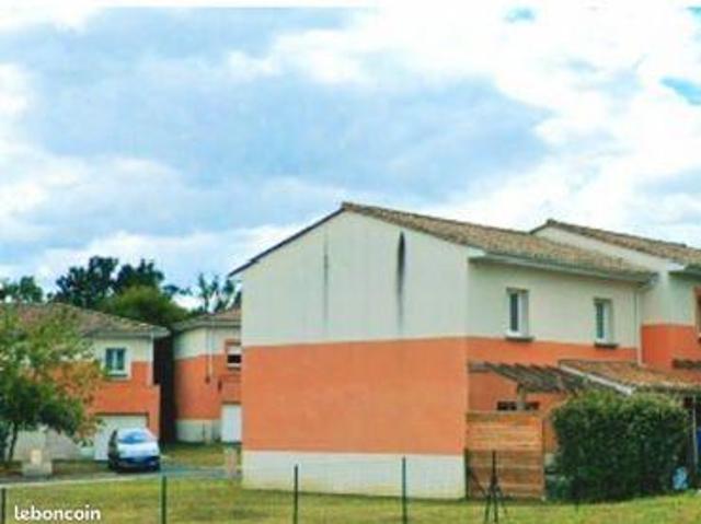 Maison à louer avec garage, jardin et terrasse à Galgon