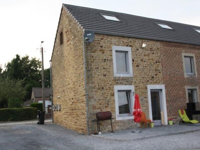 MAISON à LOUER avec terrasse et jardin