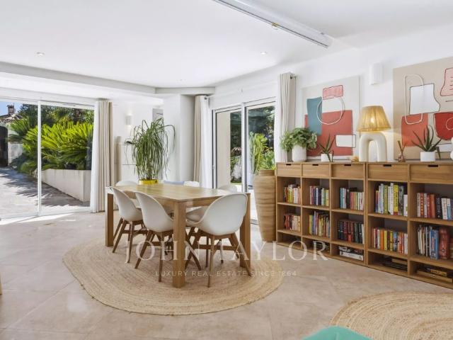 Maison à louer Cagnes Sur Mer, Cote d'Azur, France8 000 EUR / Mois