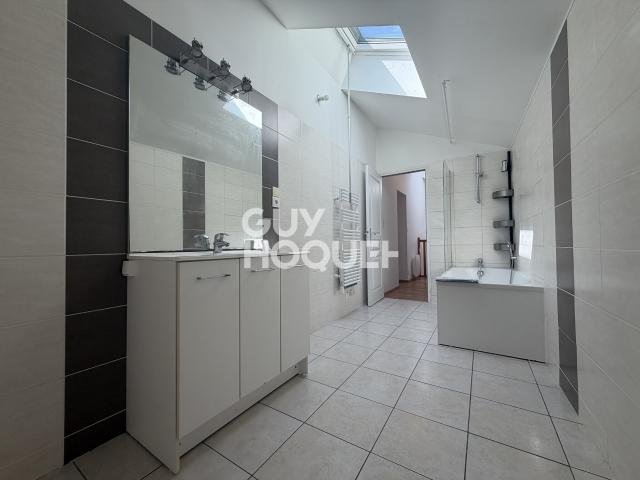 Maison à louer de 4 pièces de 144 m²