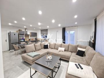 MAISON À LOUER DE 5 PIÈCES DE 114,95 M²