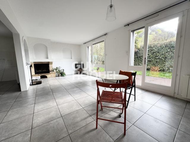 MAISON À LOUER DE 5 PIÈCES DE 119,53 M²