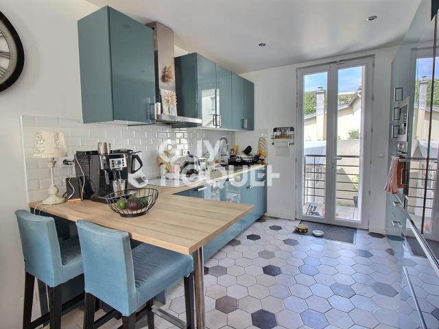 MAISON À LOUER DE 7 PIÈCES DE 127,70 M²