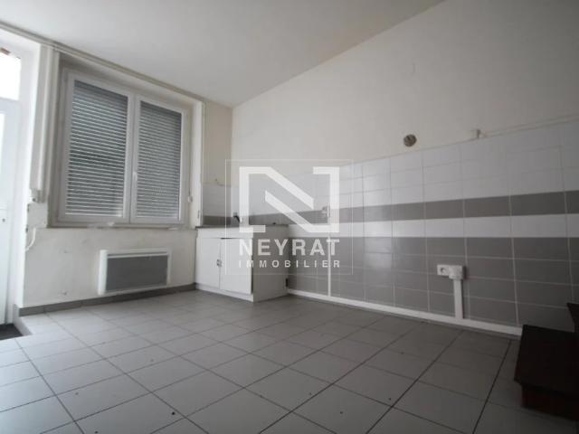 MAISON A LOUER ISSY L EVEQUE 93.59 m2 510 € charges comprises par mois: Immobilier ISSY L EVEQUE | Neyrat Immobilier