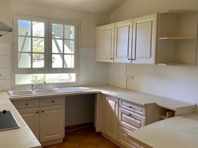 MAISON A LOUER LIMONEST 161.2 m2 2 190 € charges comprises par mois: Immobilier LIMONEST | Agence immobilière à Lyon Galyo