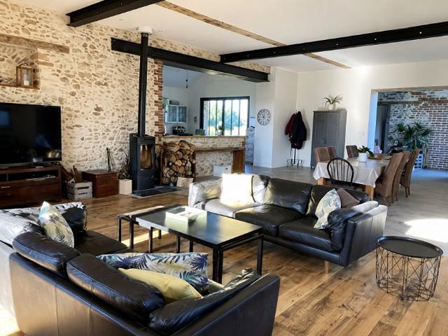 ▷ Maison à louer • Montreuil sur Maine • 392 m² • 1 770 € | immoRegion