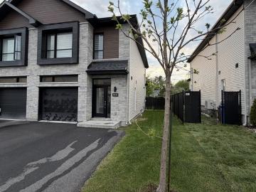 Maison à Louer Rue de L'Apothicaire, Mirabel 14 photos | Logis Québec