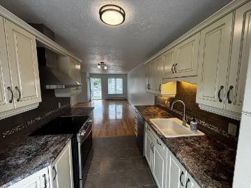 Maison à Louer rue Loyola, Les Nations Sherbrooke 15 photos | Logis Québec
