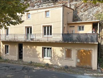 Maison à Luzech, 69 m², 2 chambres, à finir de rénover, avec