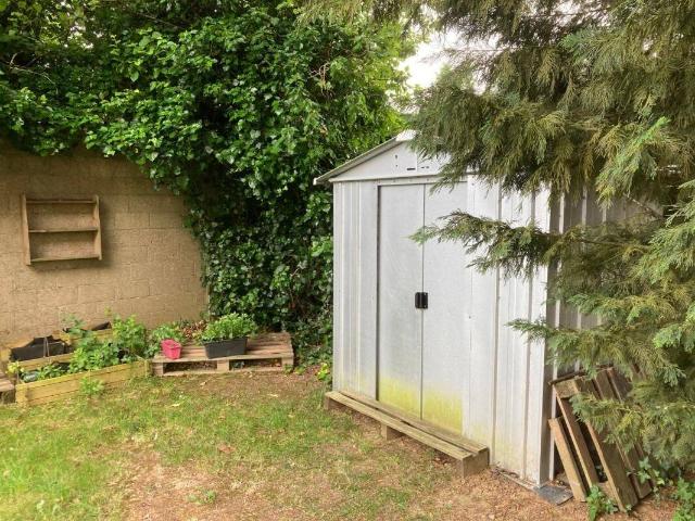 MAISON A PUSSAY