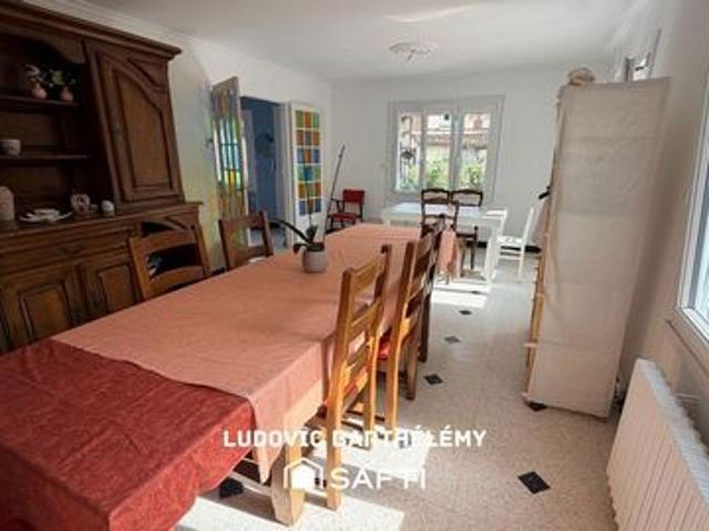 Maison à rafraichir avec jardin et 2 grands garages – Bolbec