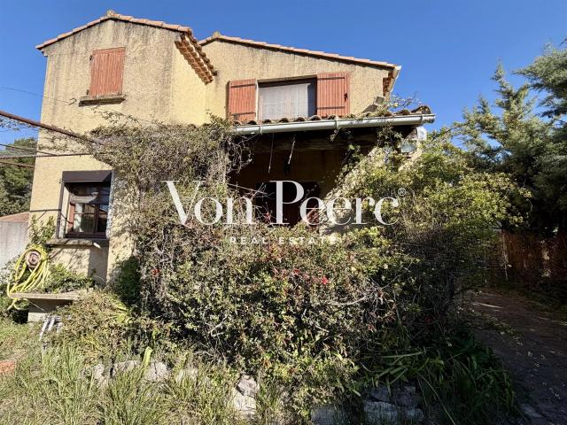 Maison à rénover au Paradou avec champ d' oliviers 85m² Saint Rémy De Provence
