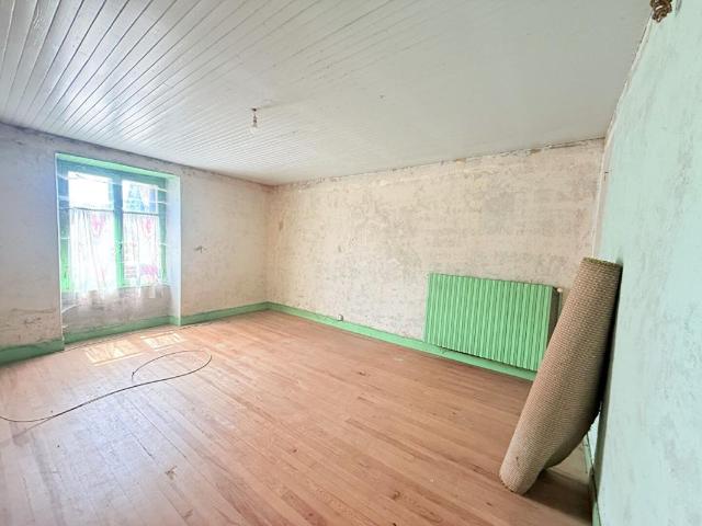 Maison à rénover avec cour