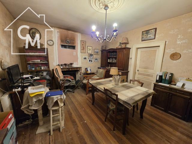 Maison à rénover avec dépendances Terrain de 4 172 m2
