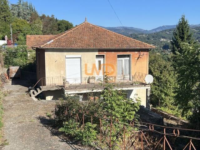 Maison à rénover avec vue dégagée, proche centre ville