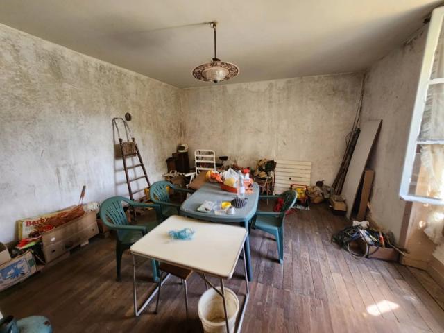 Maison à rénover à Chaillac sur Vienne