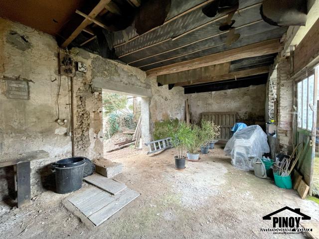 Maison à rénover dans sa globalité sur 640m2