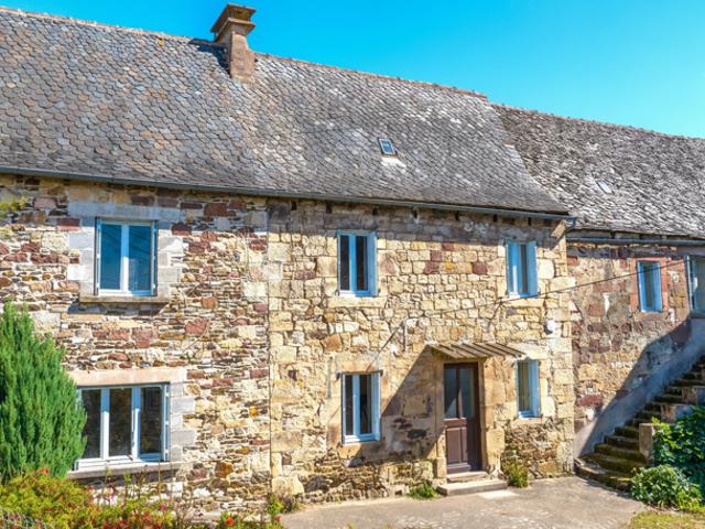 Maison à Rénover de 166 m² + Grange + 100 m² de combles aménageables