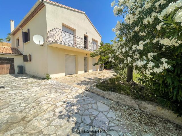 Maison à rénover de 180 m2 Fort potentiel Saint Georges. 180m² Saint Georges d'Orques