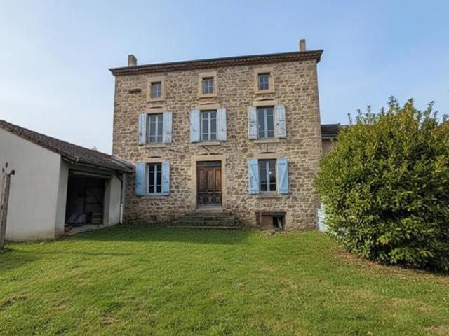 Maison à rénover de 4 pièces de 96 m² à Saint Désirat