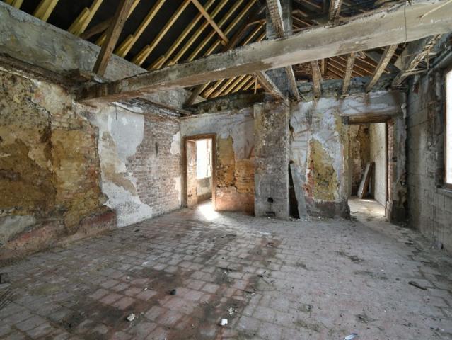 Maison à rénover entièrement avec beau potentiel – Le Sart