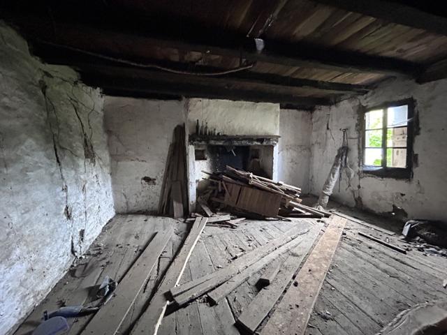 Maison à Rénover Entièrement à Vendre