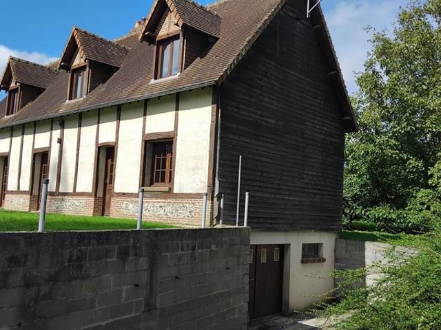 Maison à rénover sur 5000 m2 de terrain
