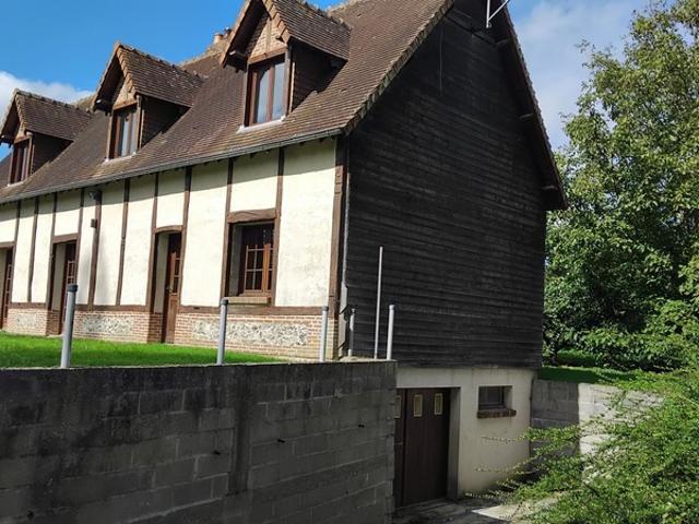 Maison à rénover sur 5000 m2 de terrain