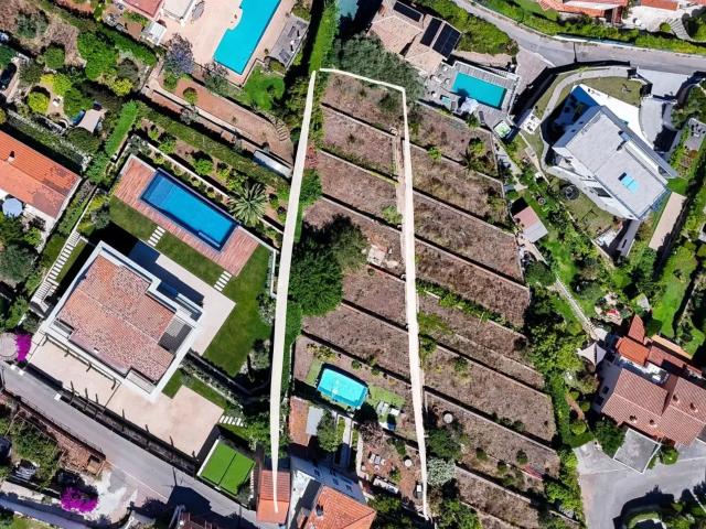 Maison à rénover sur parcelle de terrain de 1300 m², vue mer. 177m² Nice