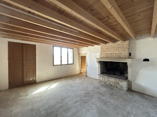 Maison à rénover + séchoir réhabilitable