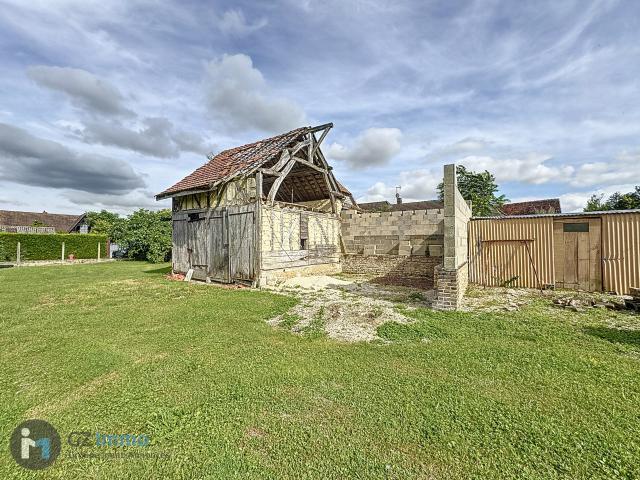 Maison à rénover totalement avec terrain de 1732m2