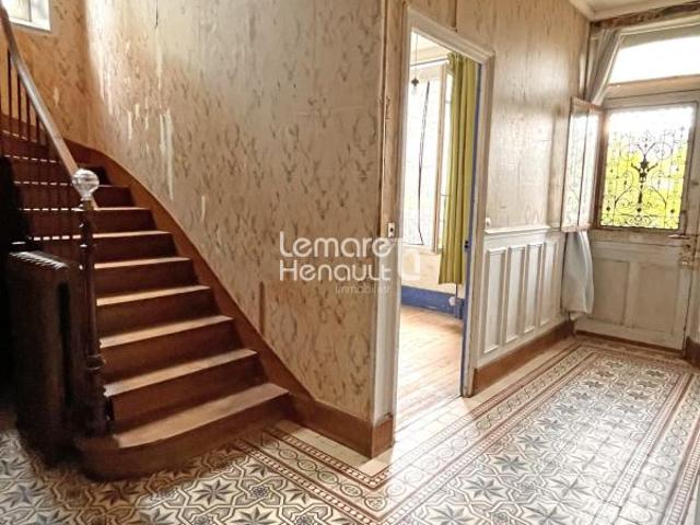 Maison à rénover 4 chambres sur 840 m² de terrain