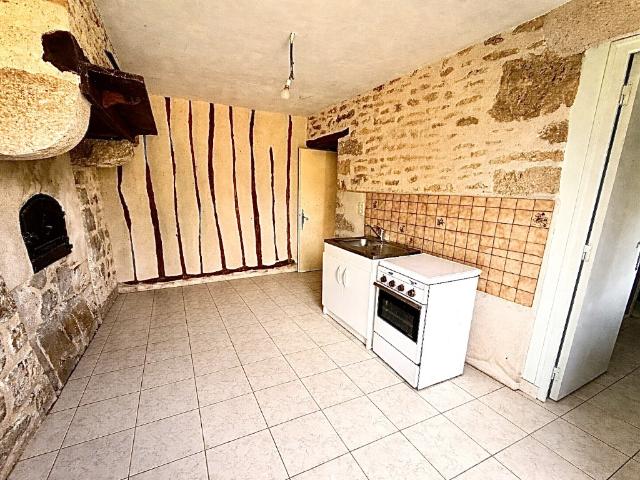 MAISON A RENOVER 55 M2 VIC SOUS THIL