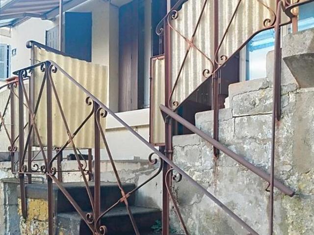 Maison à réhabiliter offrant de beaux volumes à exploiter