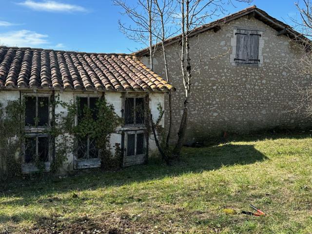 Maison à restaurer avec Dépendances