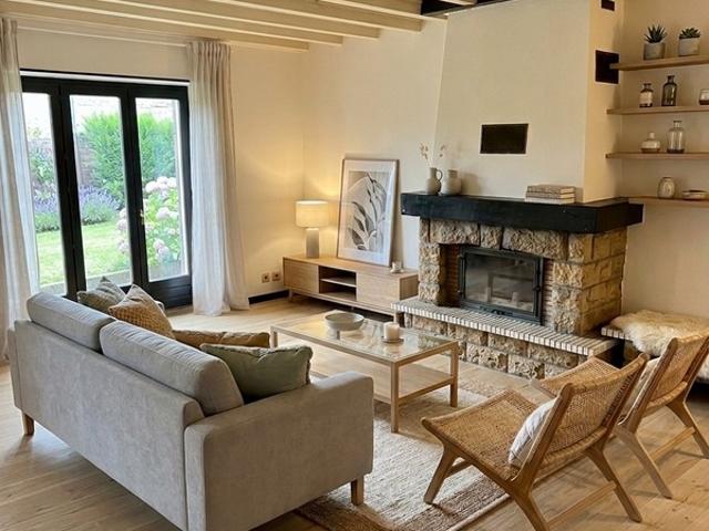 Maison avec dépendance à Saint Martin du Fresne 01