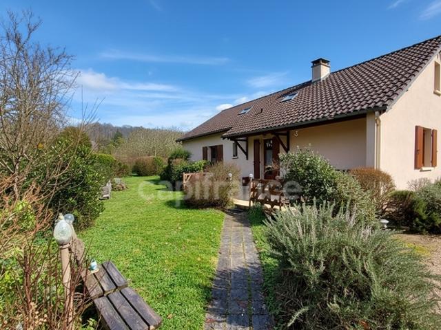 Maison à Sergeac de 151m², 6 pièces, au calme, sans vis à vis, sans travaux avec vue dégagée + garage XXL + chalet