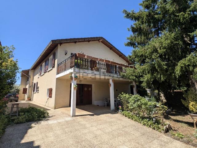 Maison, Ambronay